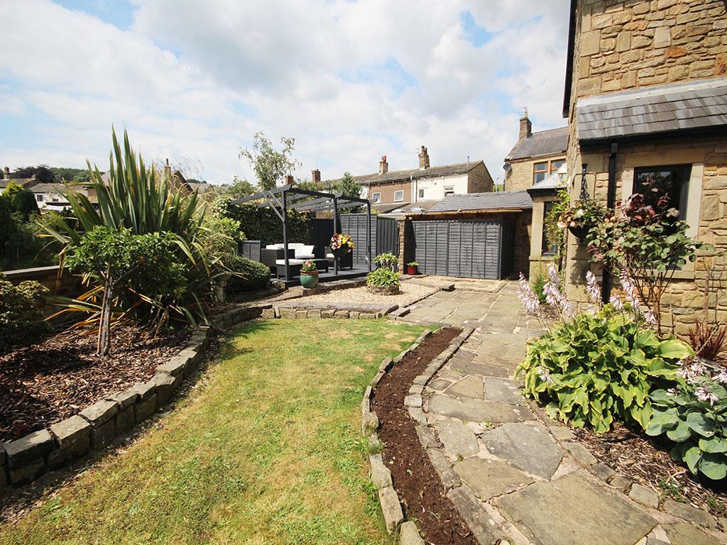 4 bedroom house For Sale in Fence, Burnley - IMG_3333.jpg